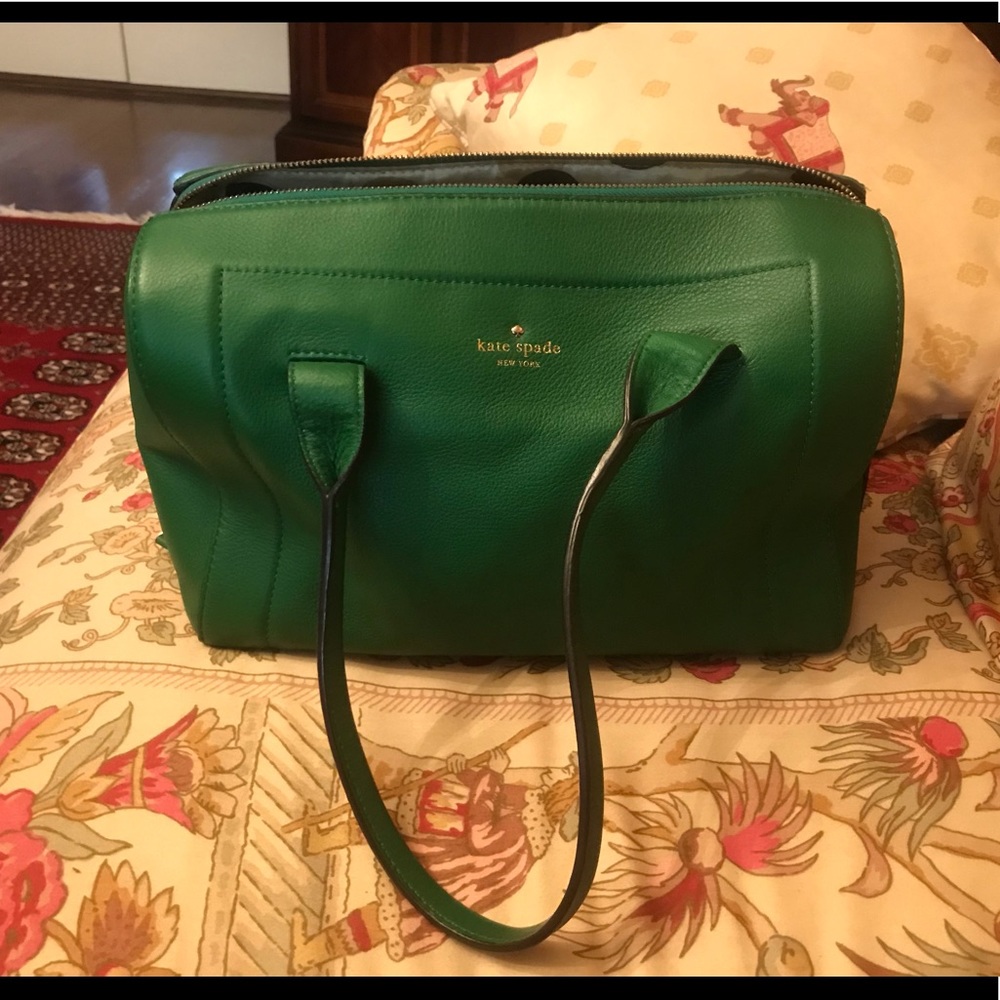 Classic Kate Spade Shoulder Bag